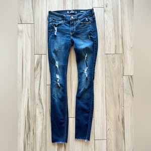 Blue ripped skinny jeans